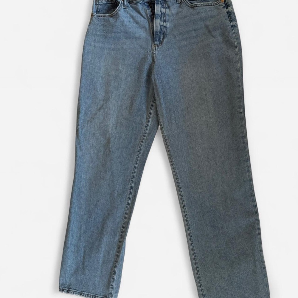 Universal Thread Light Blue Straight Leg Jeans